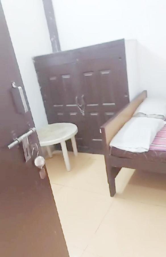 Gandhi Ganaga Guest House Варанаси Экстерьер фото